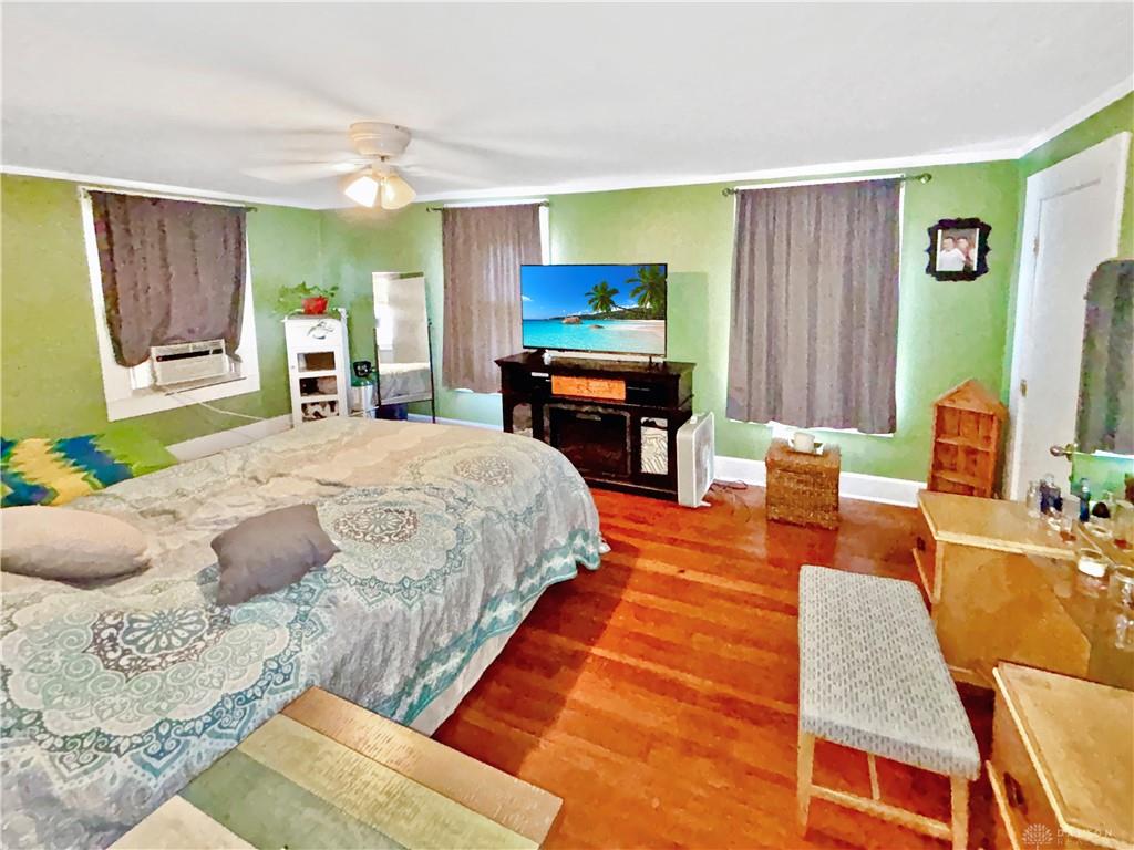 810 Spring Property Photo 13