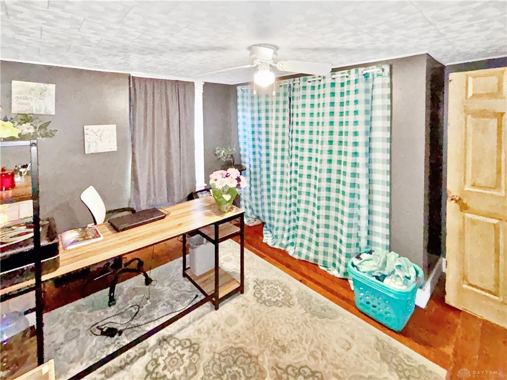 810 Spring Property Photo 16