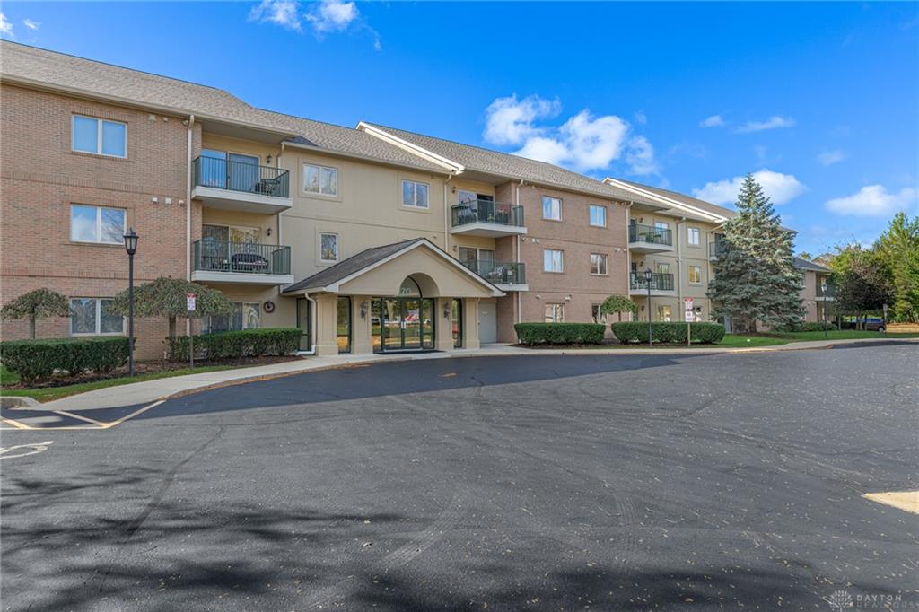 3170 E Stroop 307