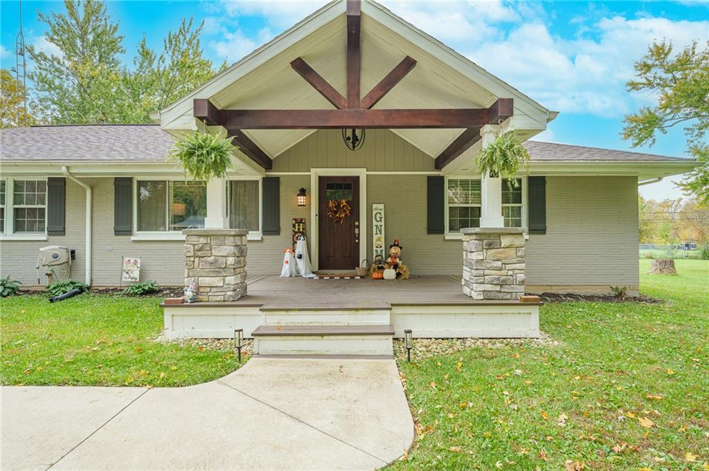 2536 Lefevre Property Photo 4