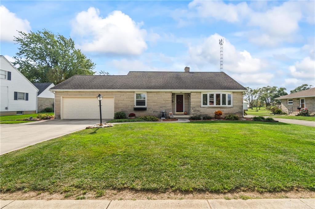 570 W Ward