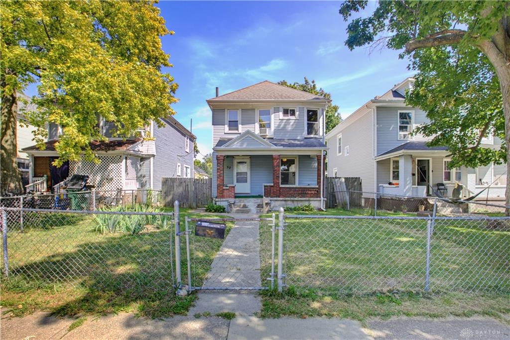 32 Edgar Property Photo 2