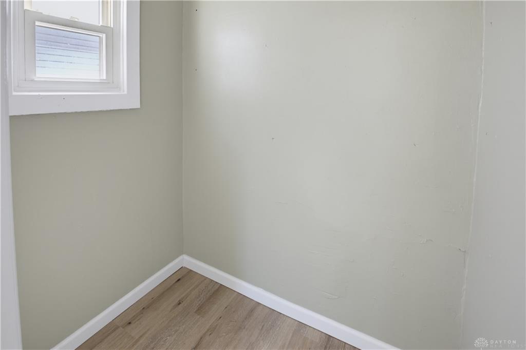 32 Edgar Property Photo 4