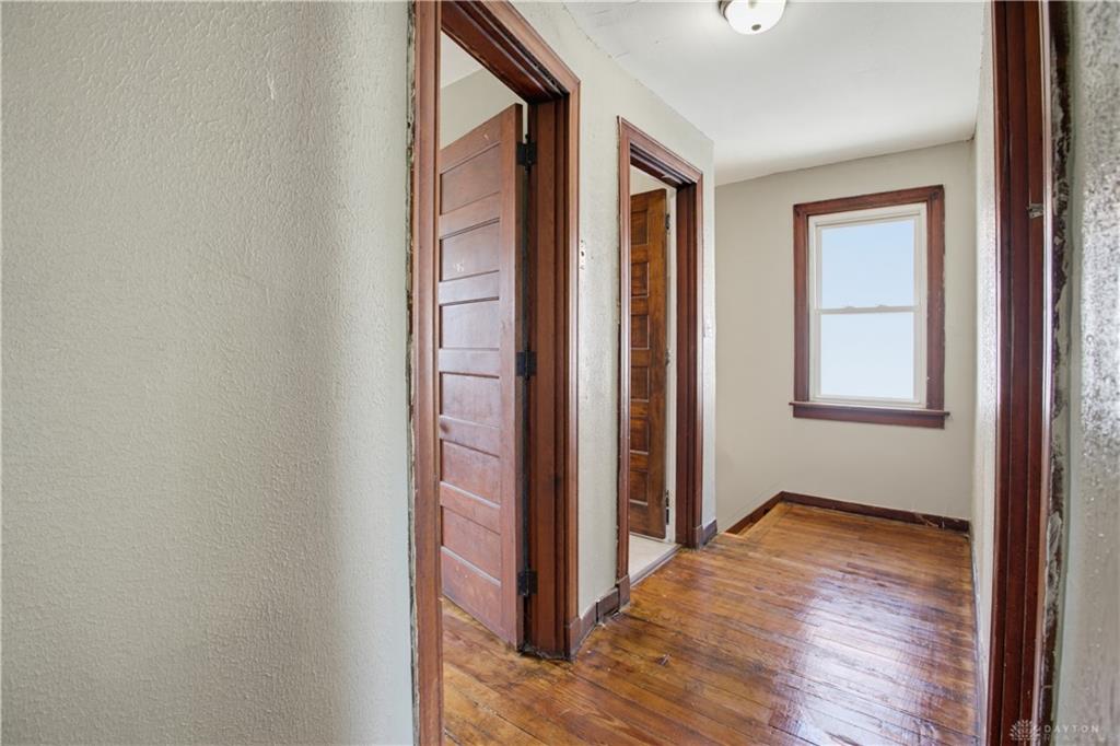 32 Edgar Property Photo 8