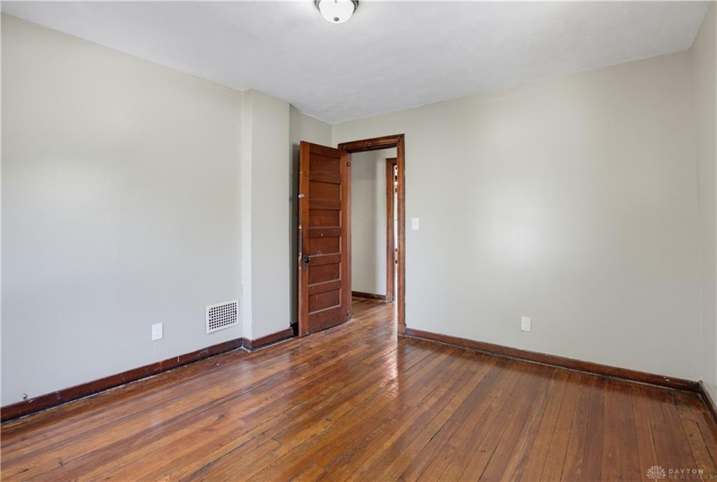 32 Edgar Property Photo 13