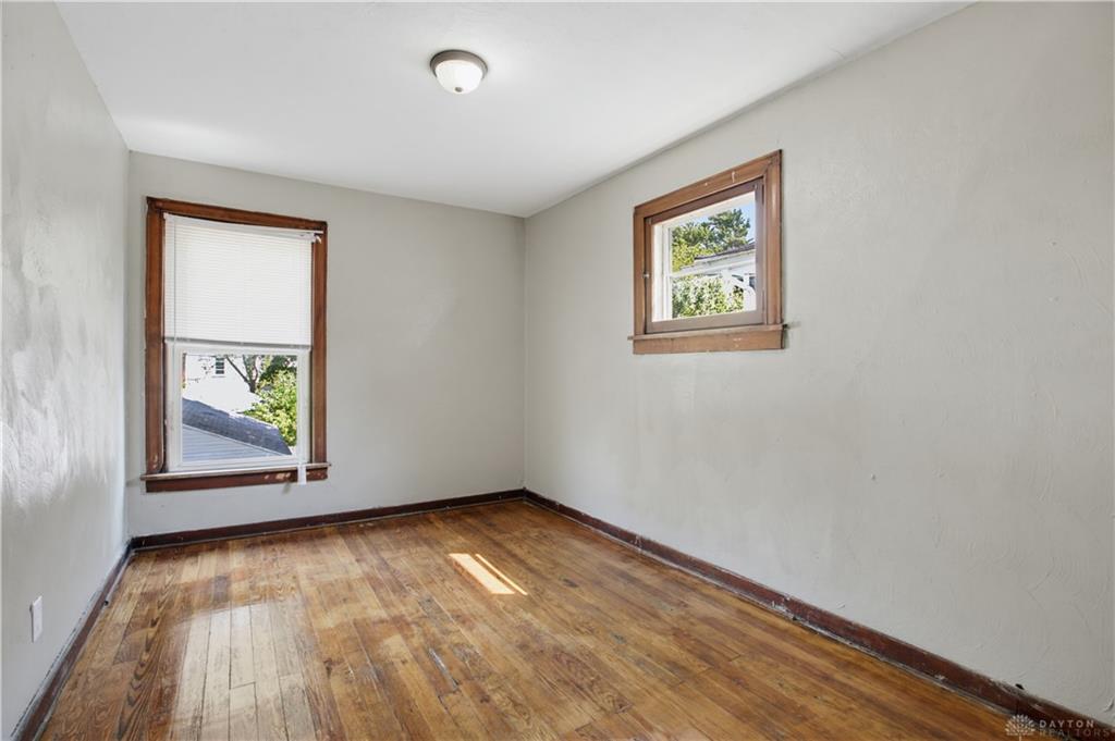 32 Edgar Property Photo 14