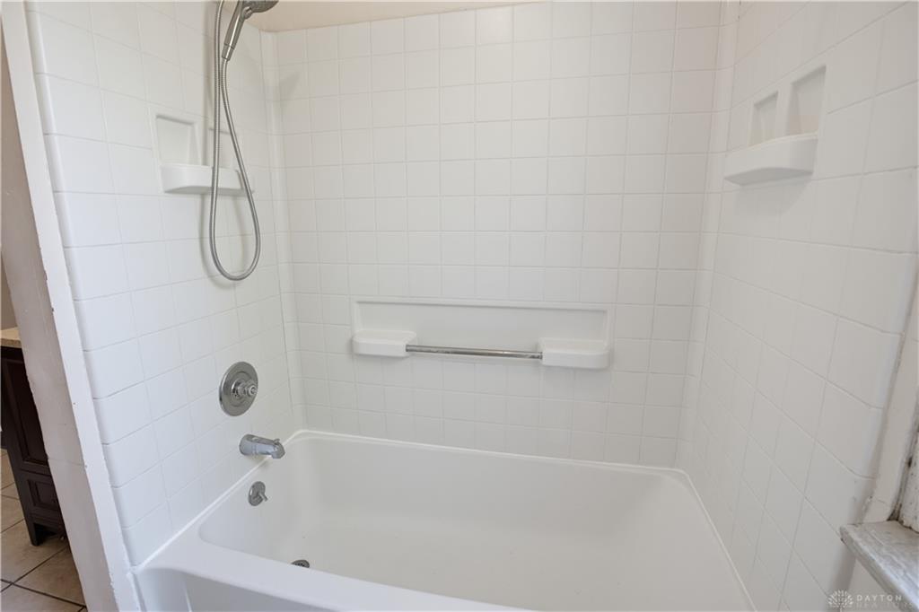32 Edgar Property Photo 18