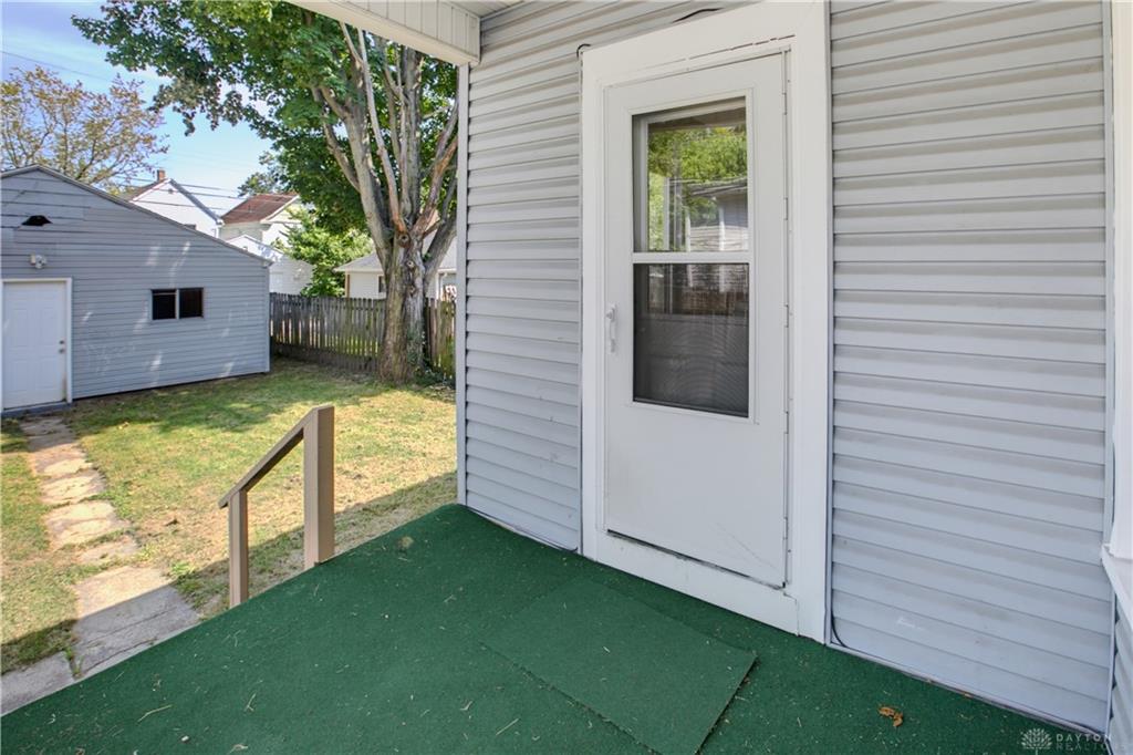 32 Edgar Property Photo 24