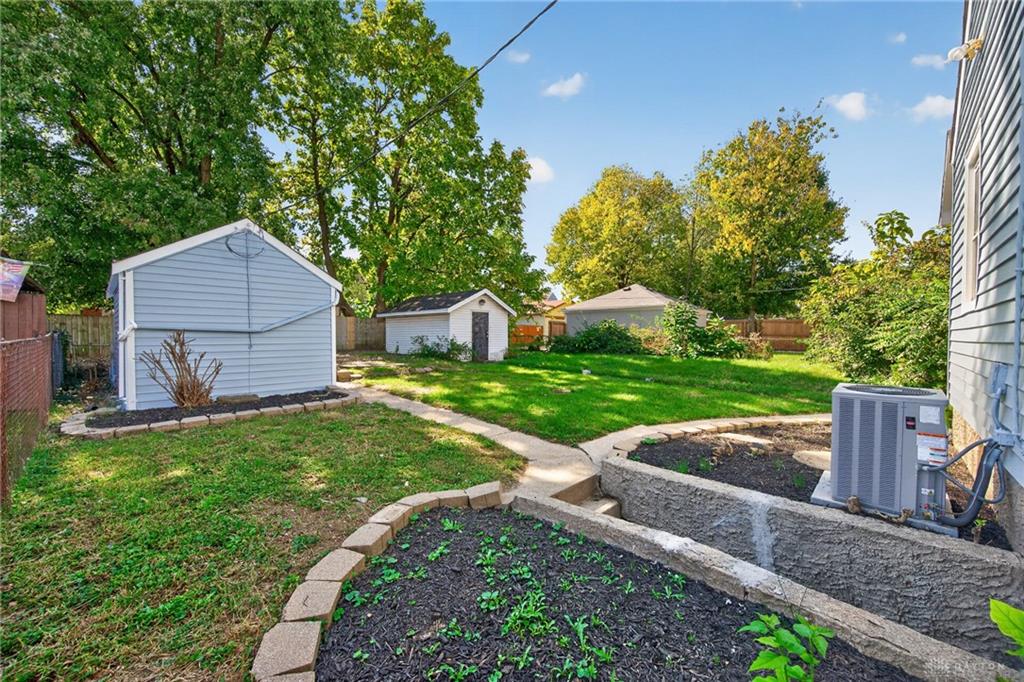 1611 Goodman Property Photo 20