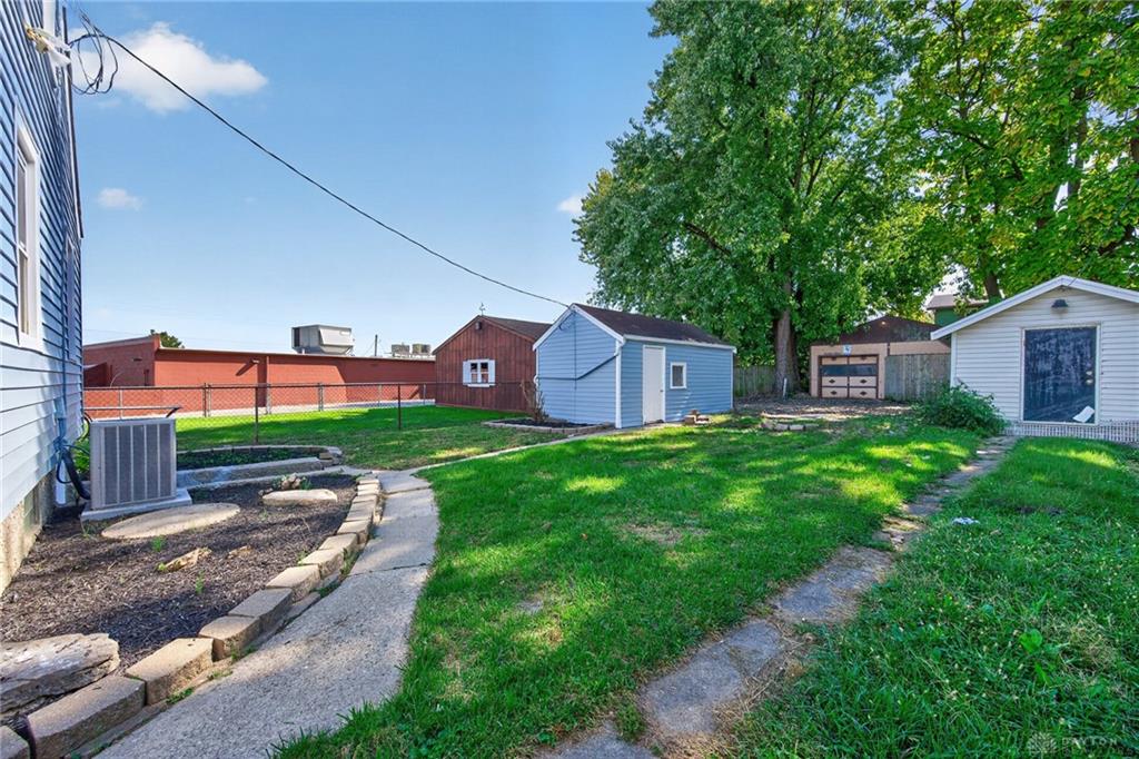 1611 Goodman Property Photo 22