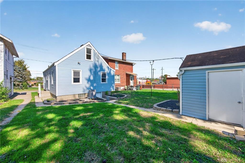 1611 Goodman Property Photo 25
