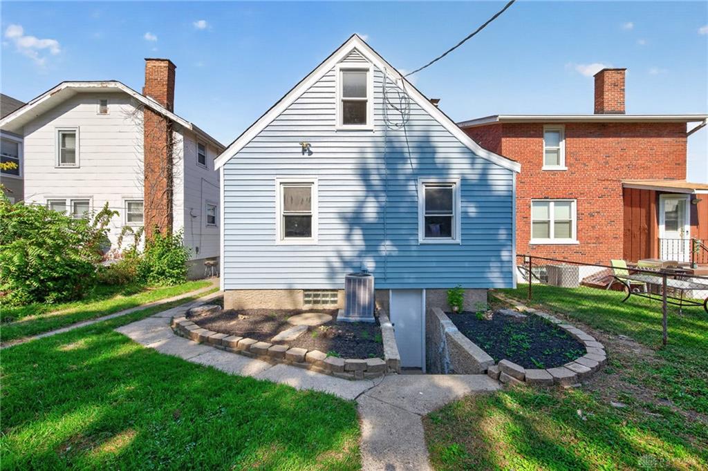 1611 Goodman Property Photo 26