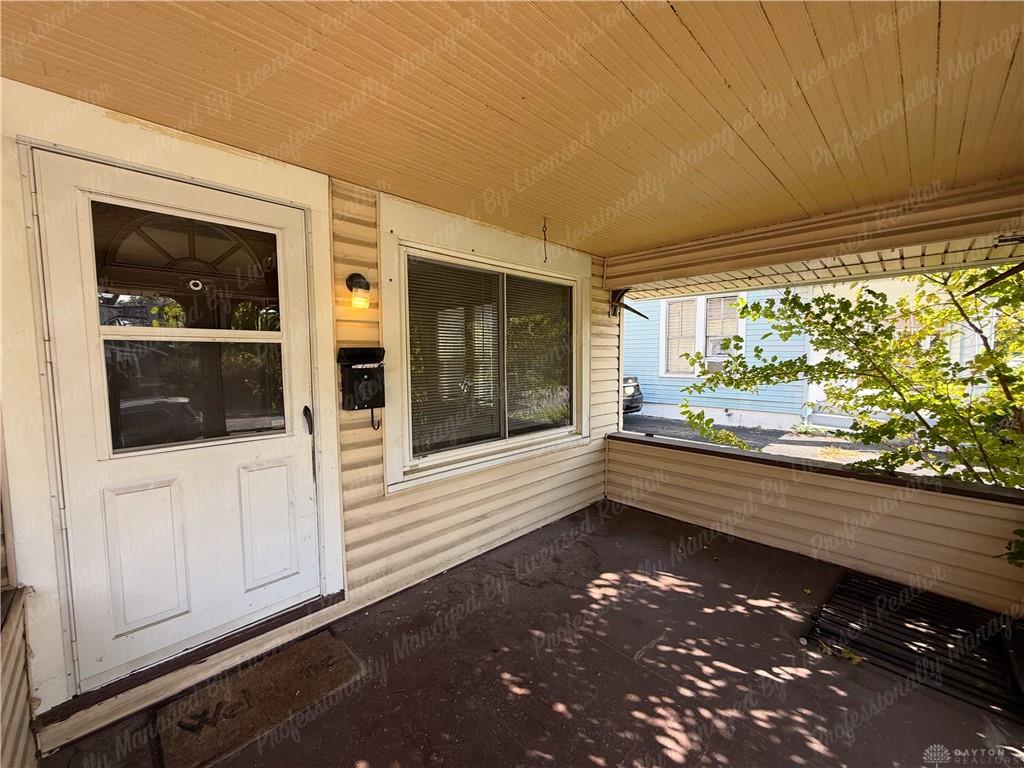 3135 Wayne Property Photo 2
