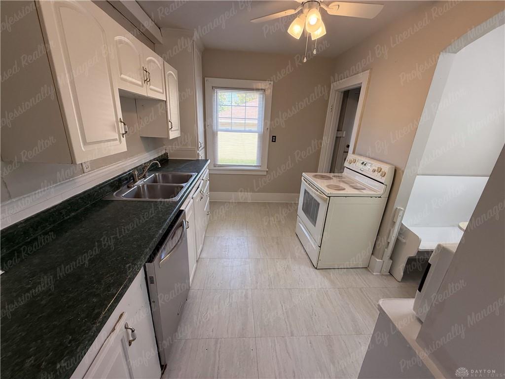 3135 Wayne Property Photo 10