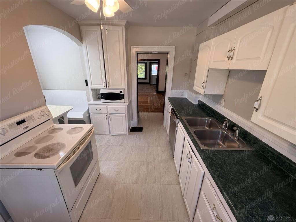 3135 Wayne Property Photo 13