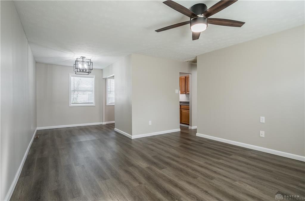 115 E Mclaughlin Property Photo 5