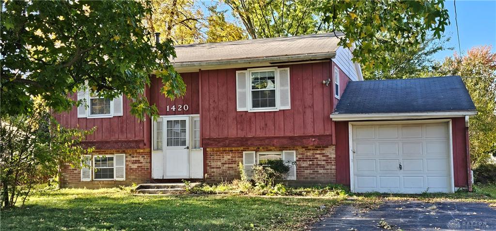 1420 Bellefontaine Property Photo 1