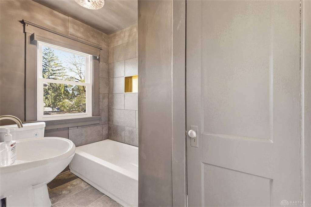 1423 Elkton Property Photo 32