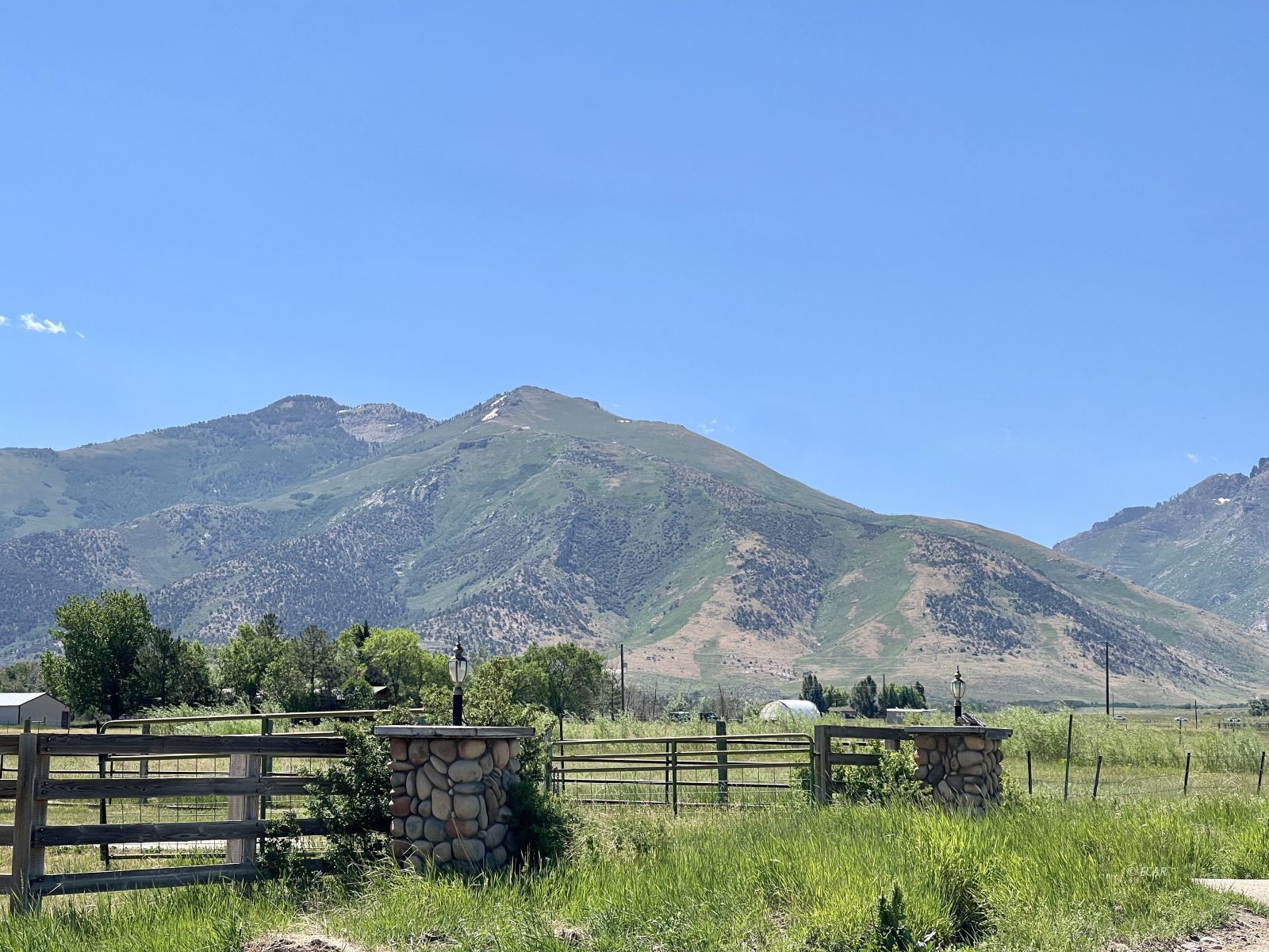 2623 N Canyon Road Property Photo 1