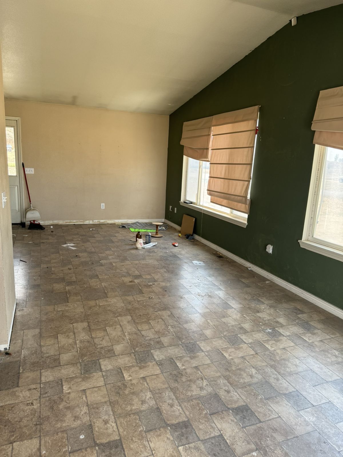 412 Edgebrook Way Property Photo 6