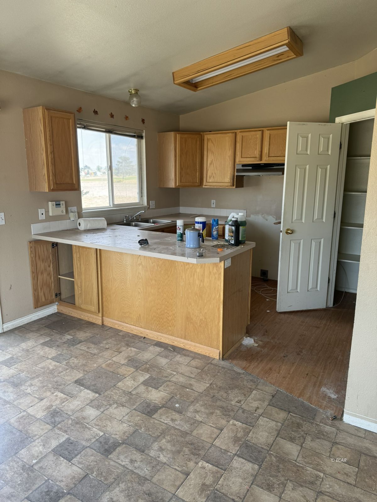 412 Edgebrook Way Property Photo 8