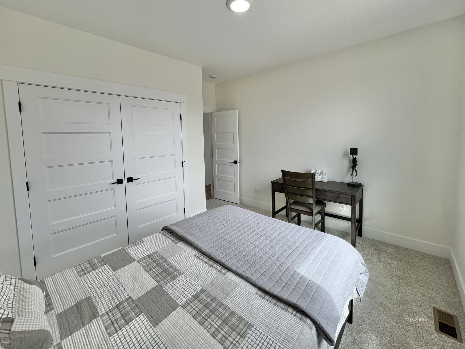 201 Palmers Court Property Photo 18