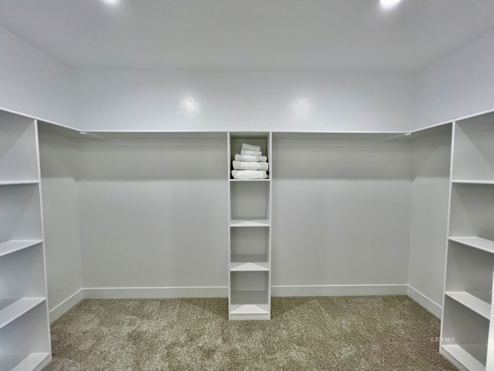 201 Palmers Court Property Photo 24