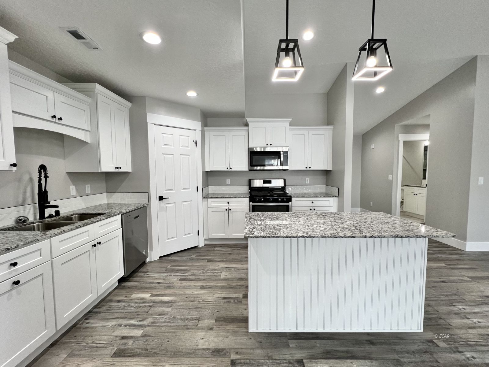 609 Westcott Drive Property Photo 4