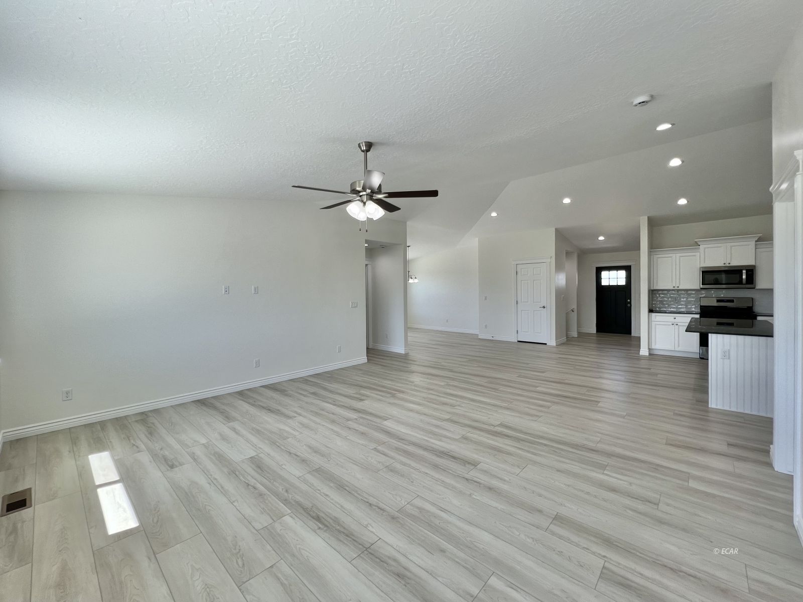 298 Diamond Ridge Drive Property Photo 3