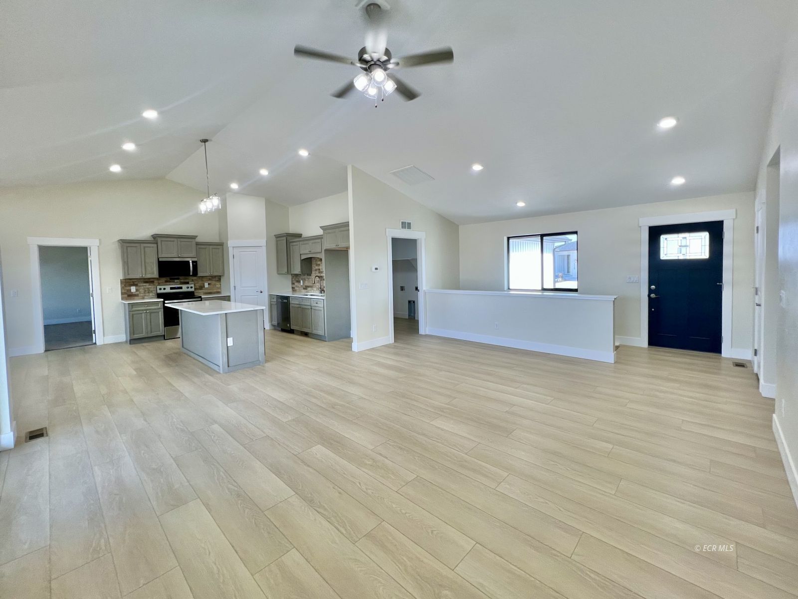 4449 York Boulevard Property Photo 3