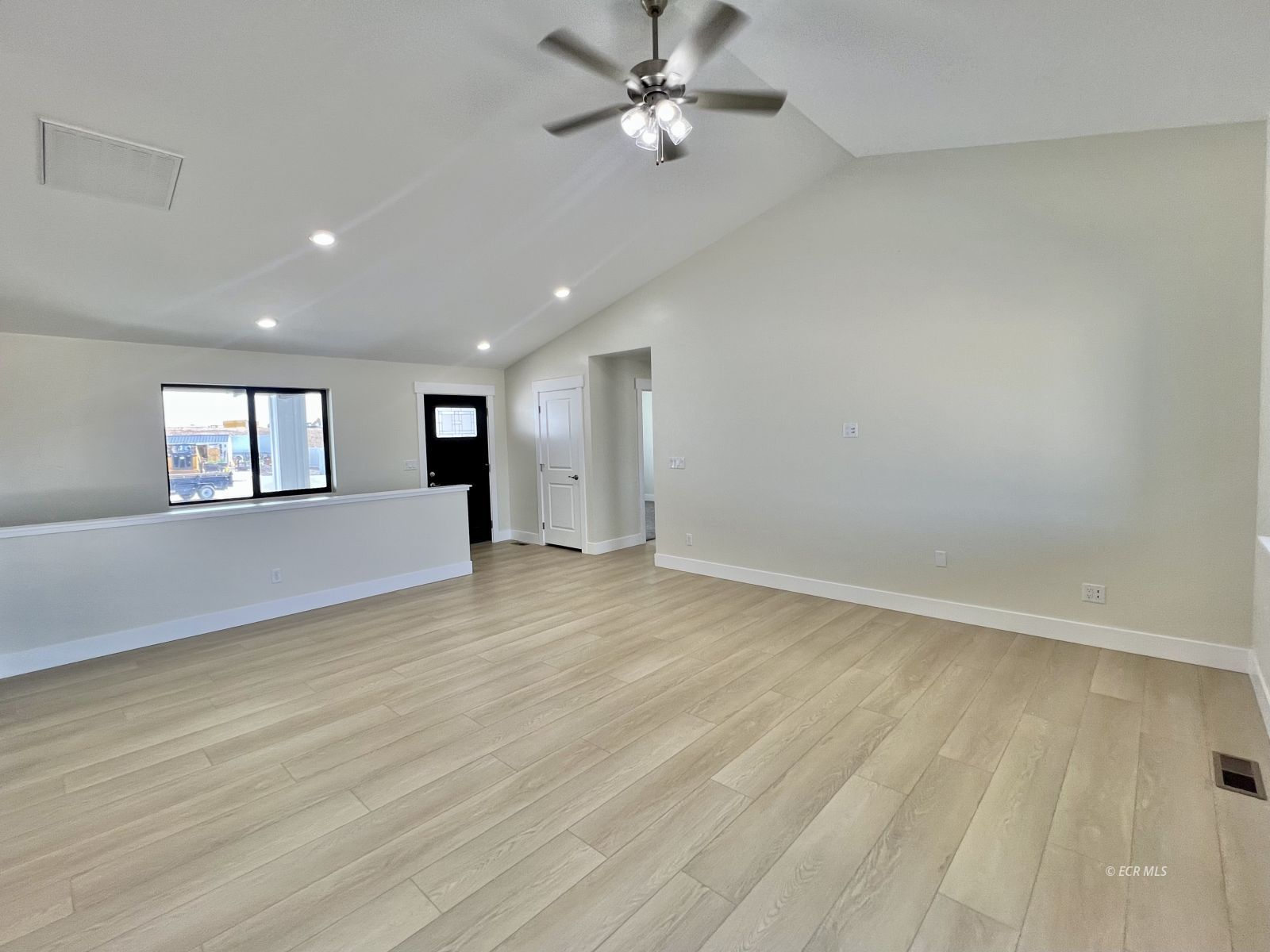 4449 York Boulevard Property Photo 5