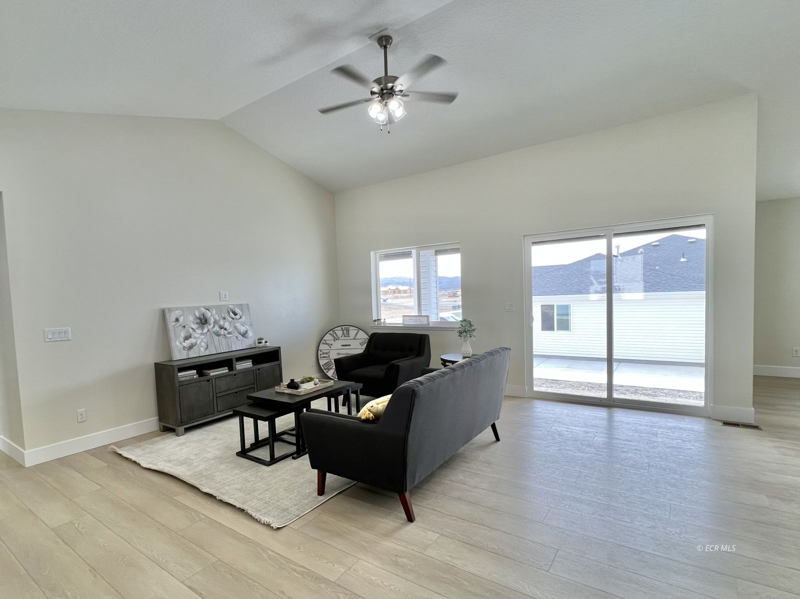 4449 York Boulevard Property Photo 5