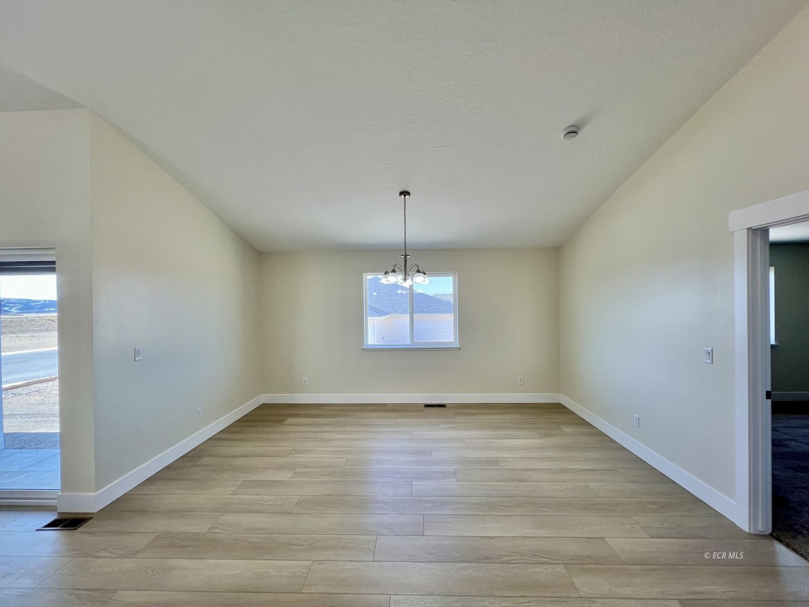 4449 York Boulevard Property Photo 8