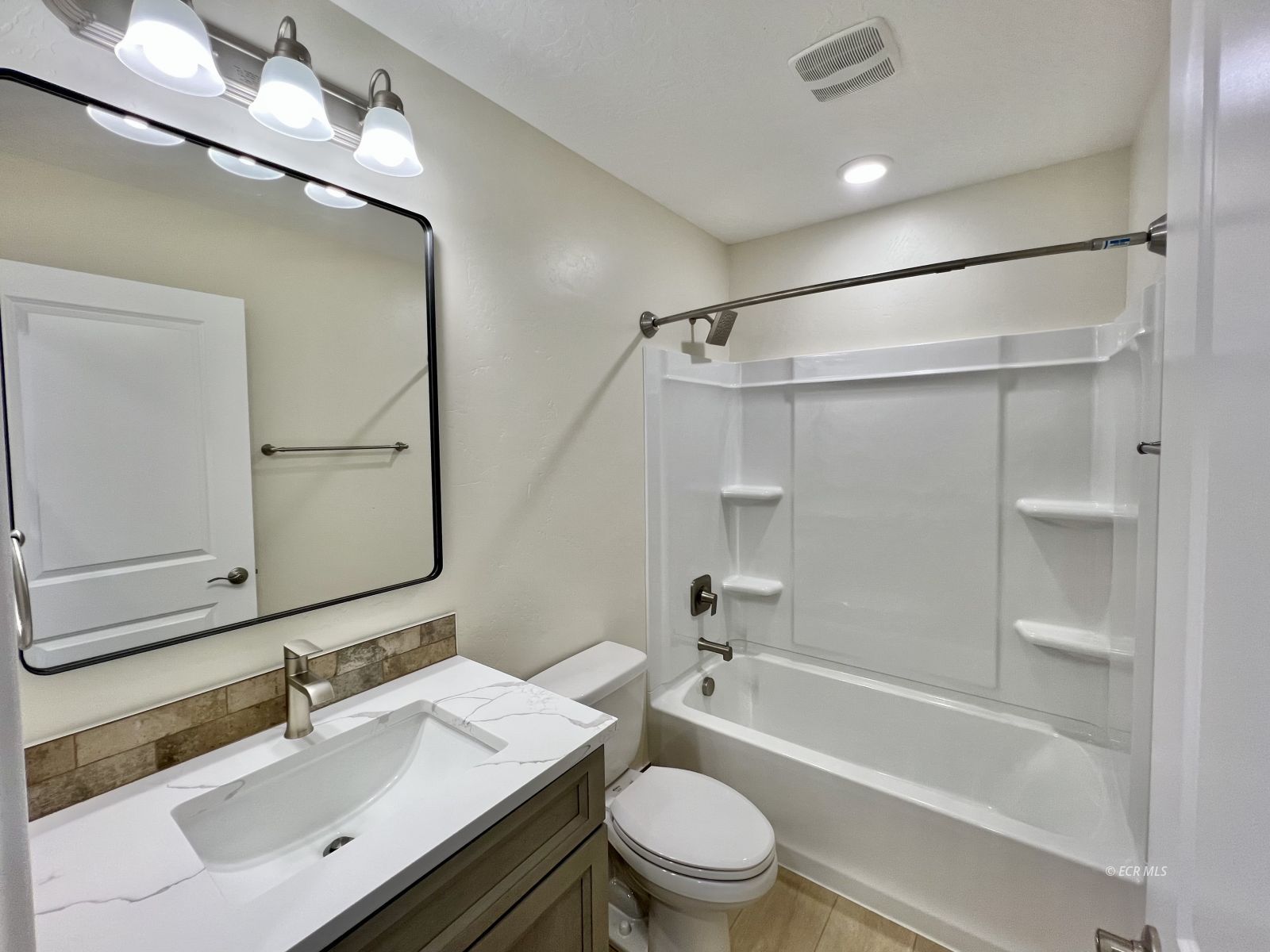 4449 York Boulevard Property Photo 12