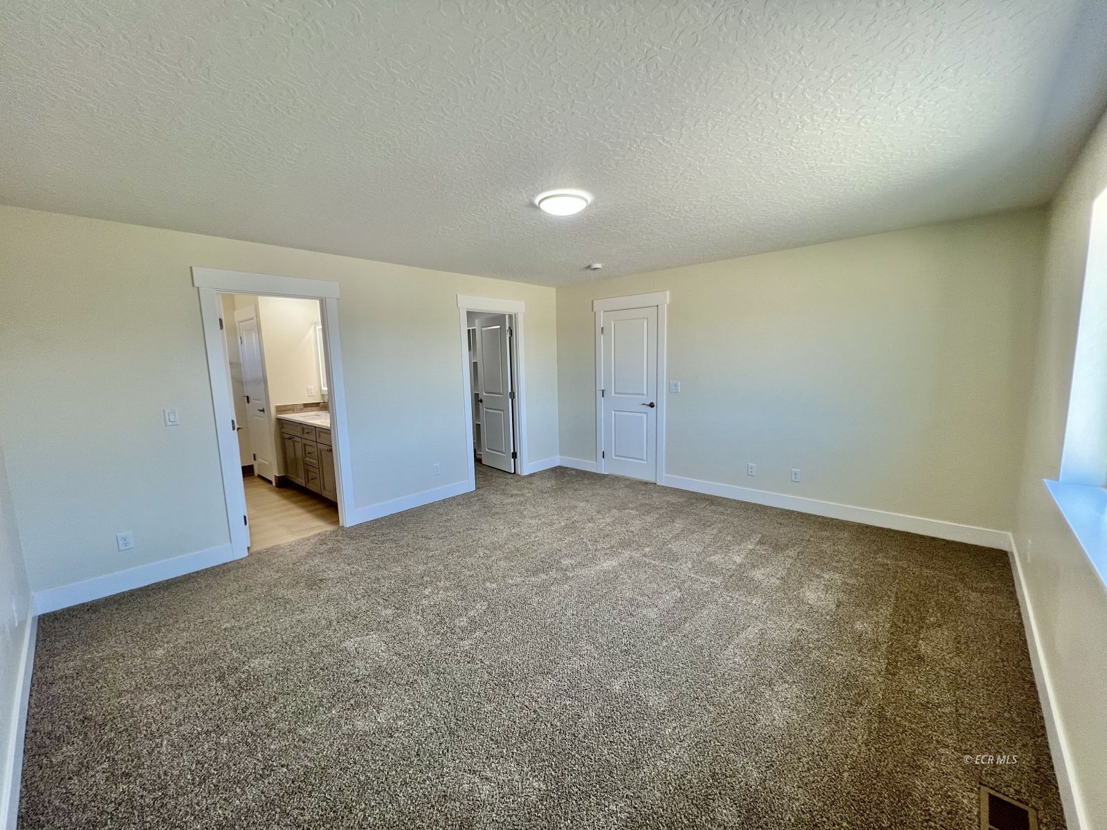 4449 York Boulevard Property Photo 18