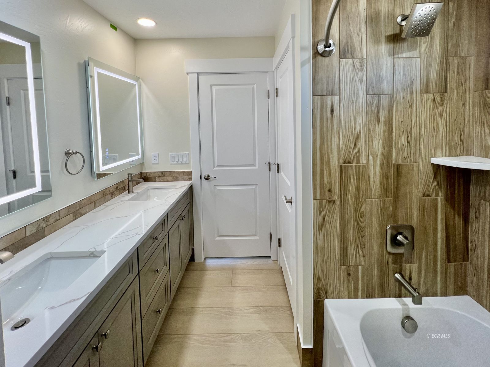 4449 York Boulevard Property Photo 23