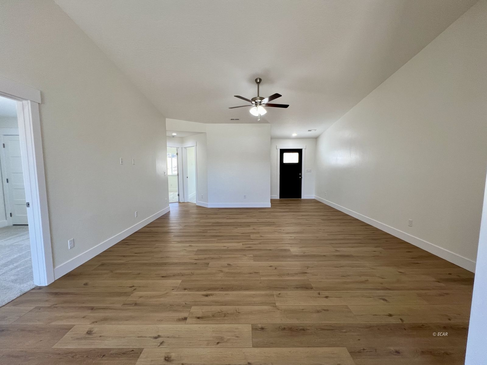 4444 York Boulevard Property Photo 5