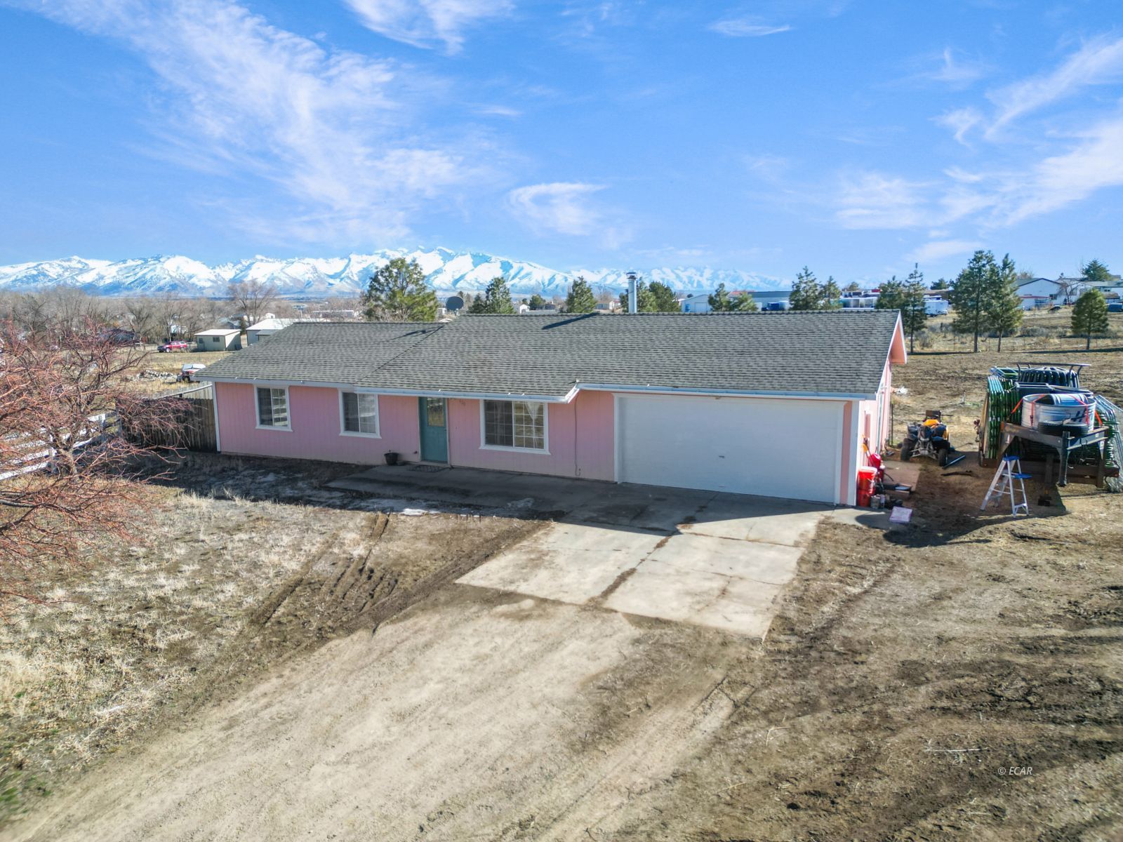425 Castlecrest Place Property Photo