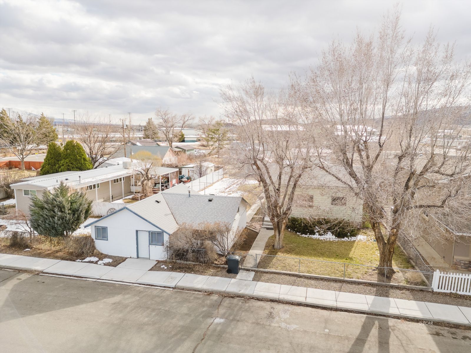 134 E 6th Street Property Photo