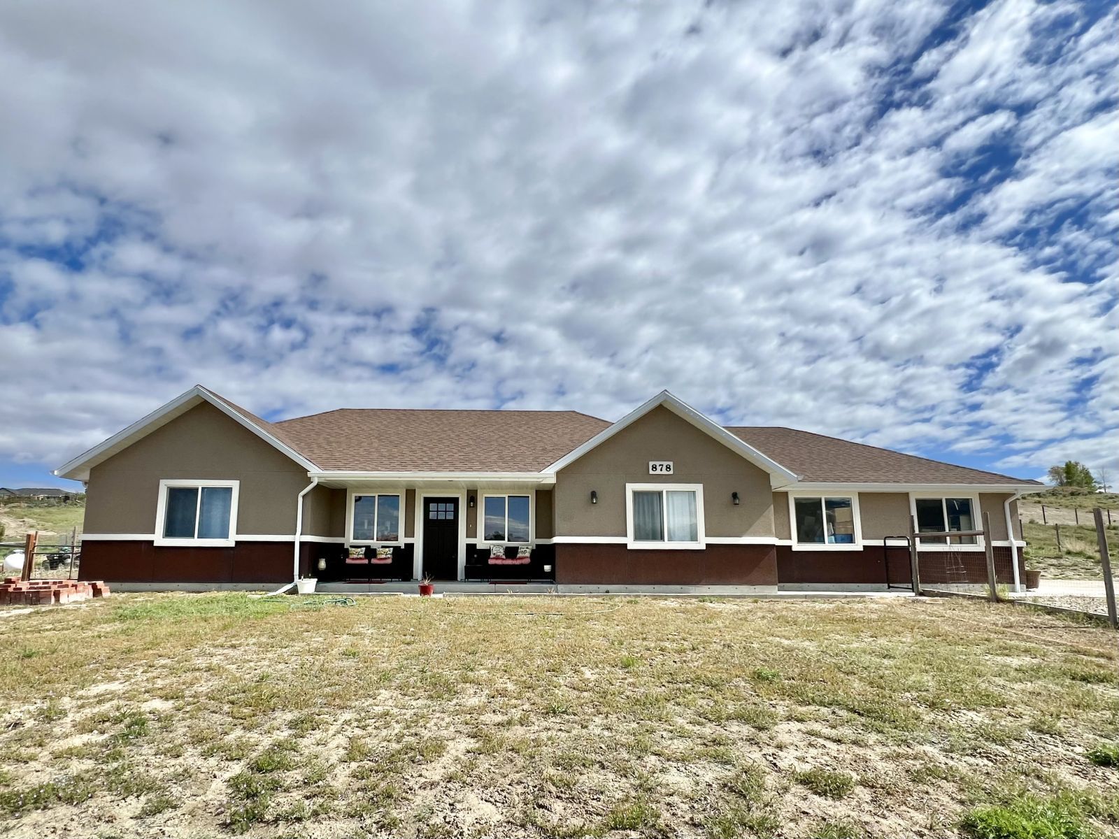 878 Blue Jay Drive Property Photo 1