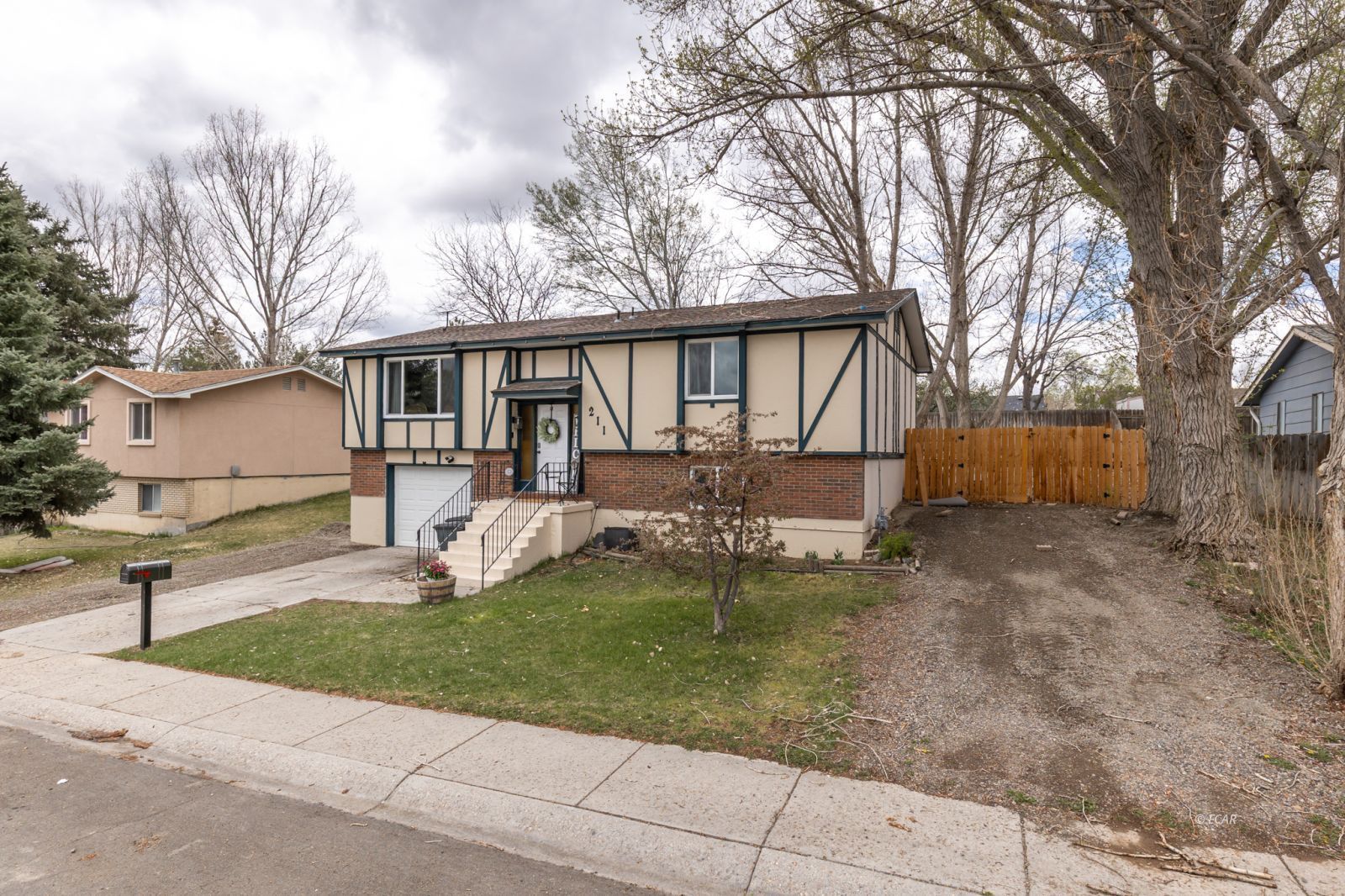 211 Copper Street Property Photo 1