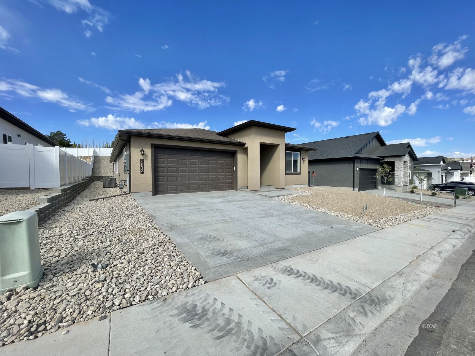 3182 Newcastle Circle Property Photo 3