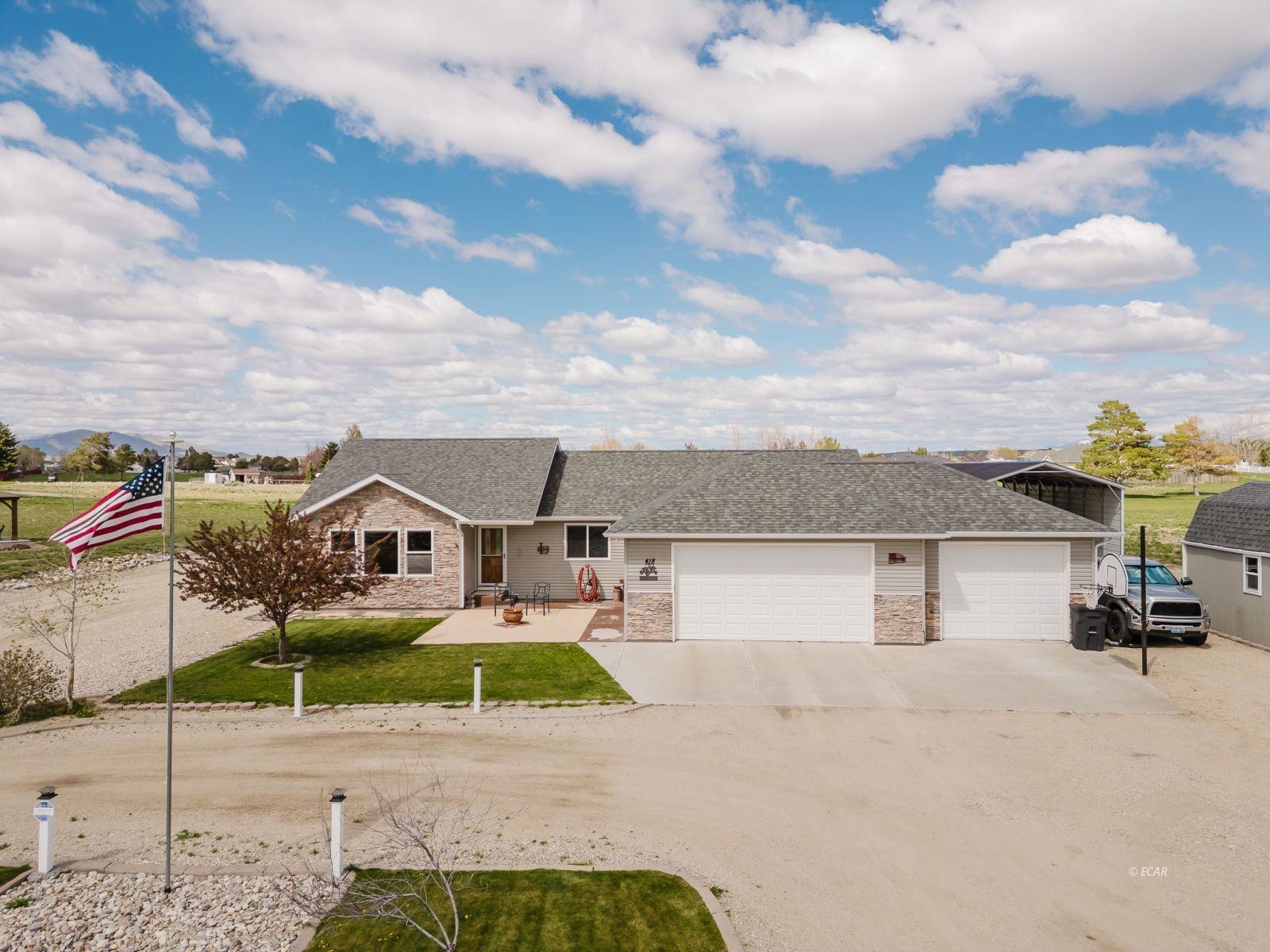 418 Flora Drive Property Photo 1