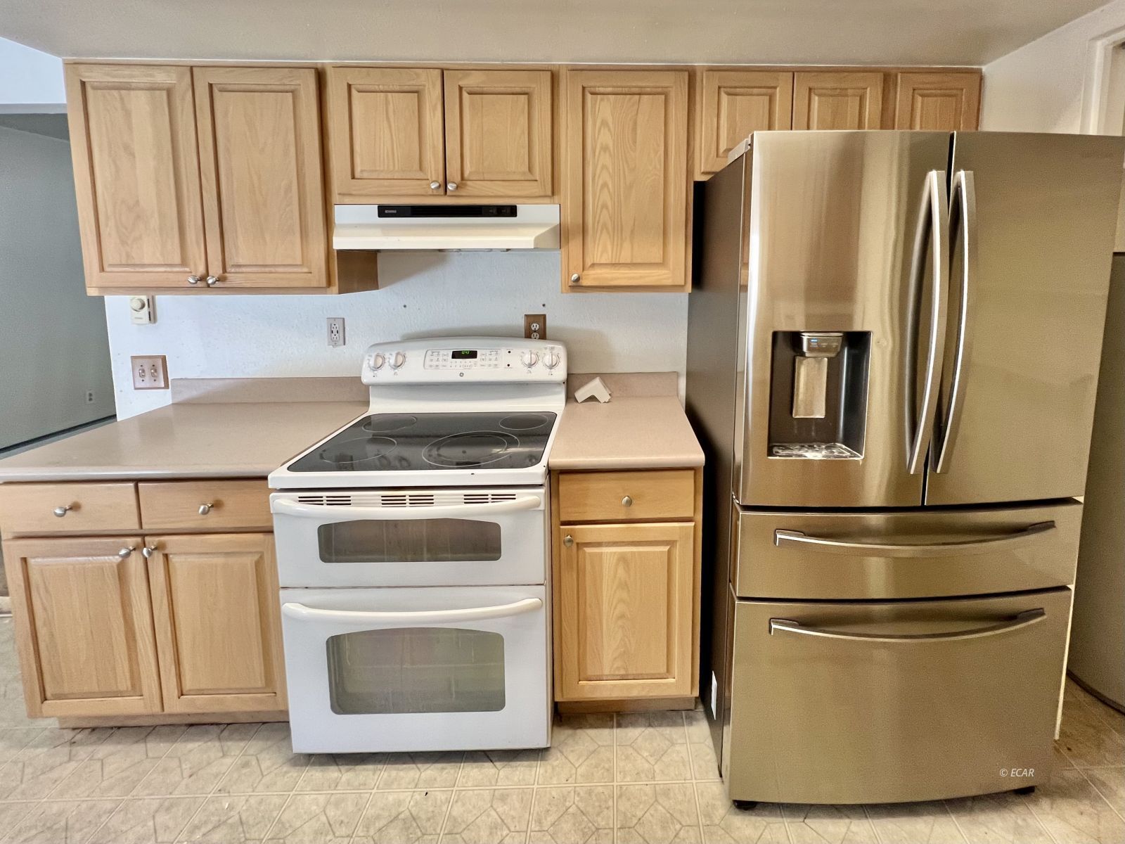 611 Spring Creek Parkway Property Photo 2