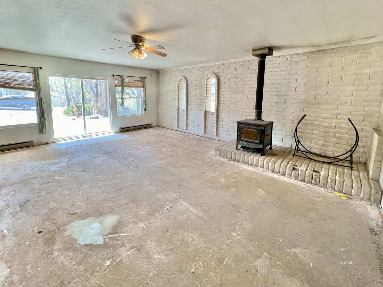 611 Spring Creek Parkway Property Photo 3