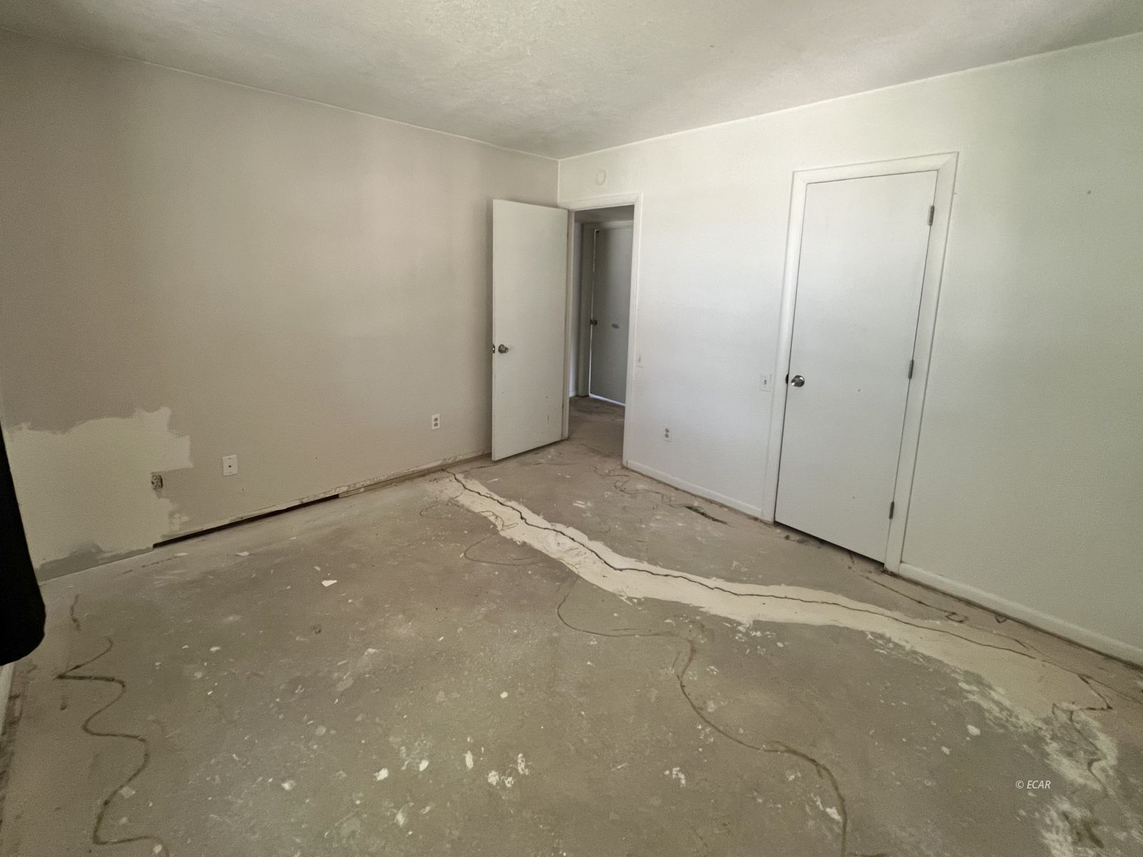 611 Spring Creek Parkway Property Photo 17