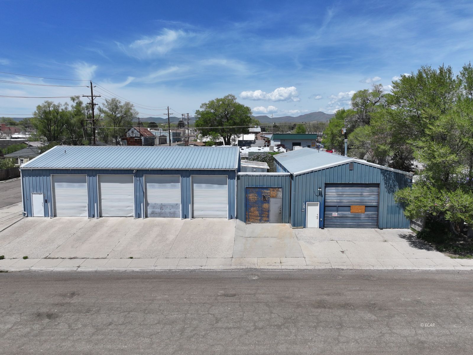 729 Douglas Street Property Photo 2