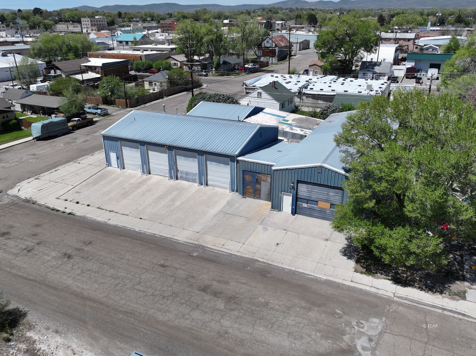 729 Douglas Street Property Photo 4