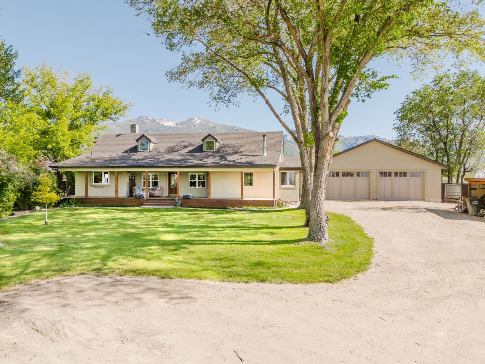 3163 Clubine Road Property Photo 1