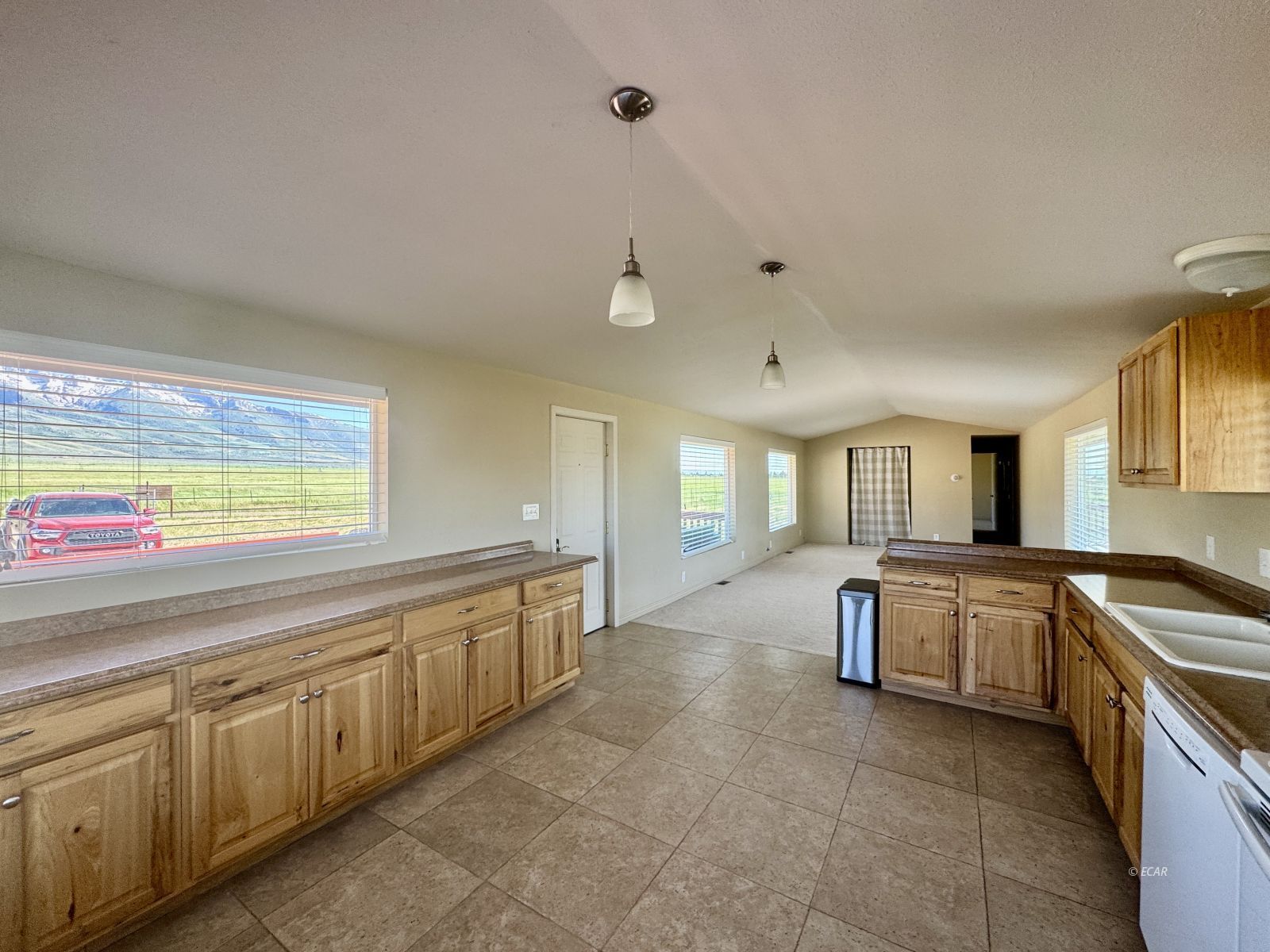201 Broken Arrow Lane Property Photo 18